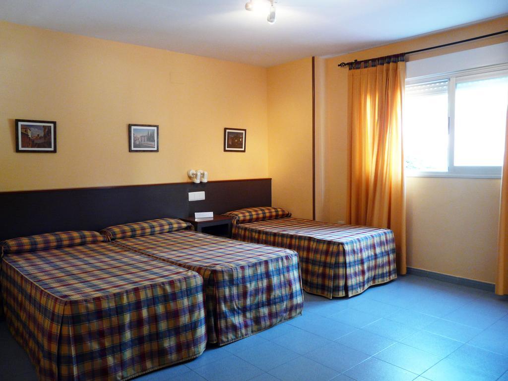 Camping Hotel Sierra Nevada Granada Exterior photo