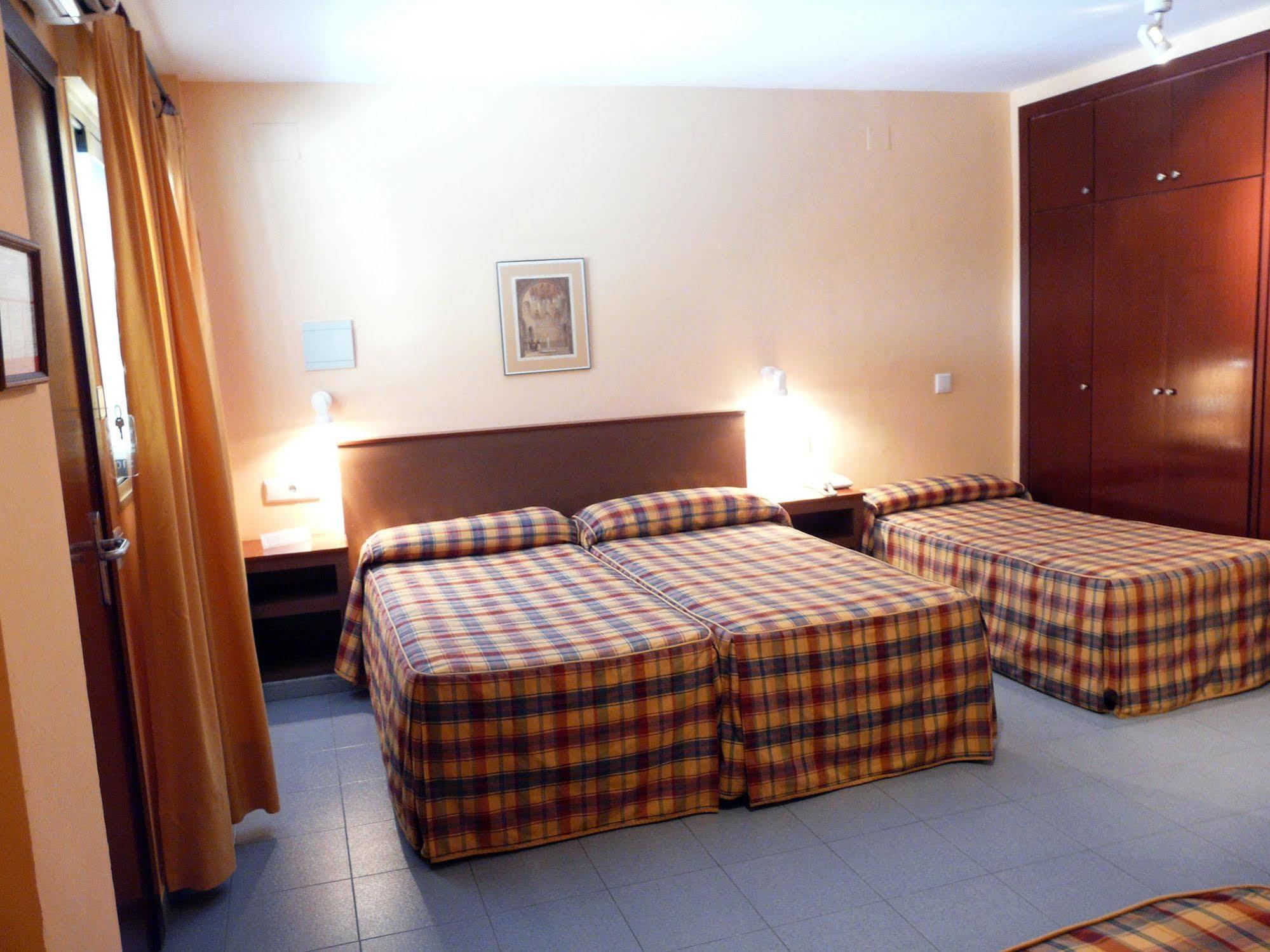 Camping Hotel Sierra Nevada Granada Exterior photo
